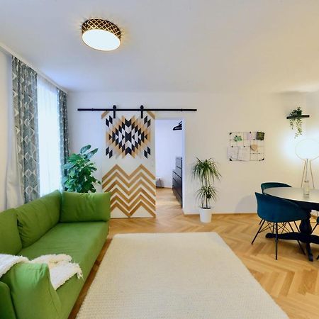 Modern Flat With Parking Space Appartement Wenen Buitenkant foto