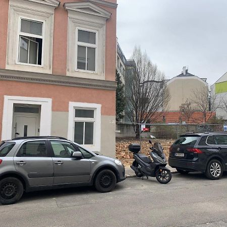 Modern Flat With Parking Space Appartement Wenen Buitenkant foto