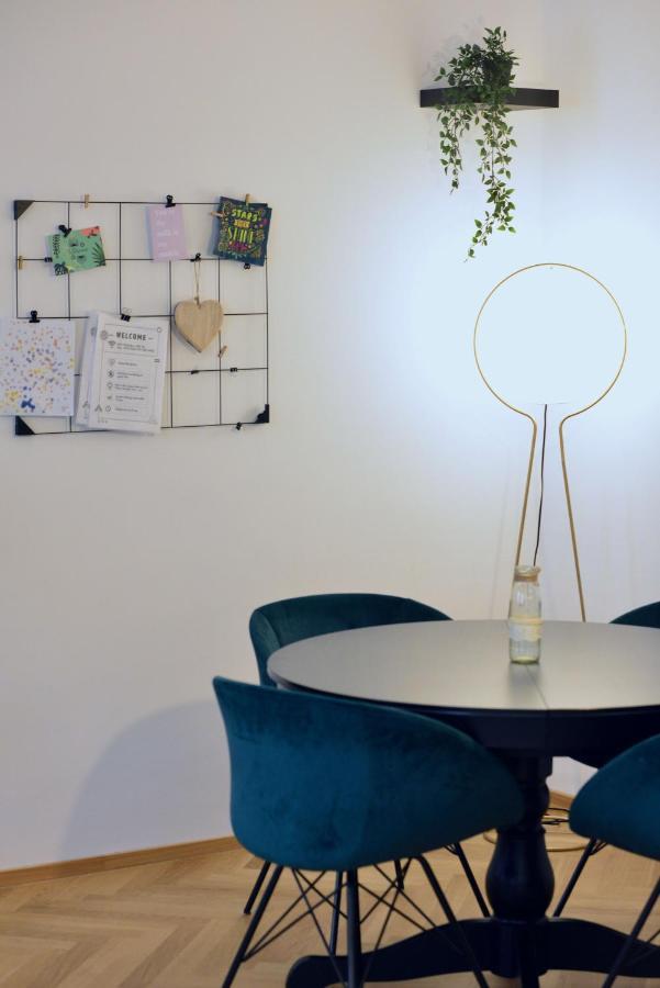 Modern Flat With Parking Space Appartement Wenen Buitenkant foto