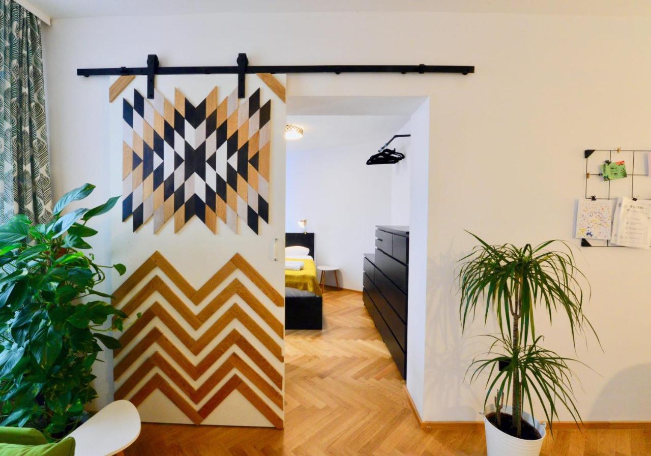 Modern Flat With Parking Space Appartement Wenen Buitenkant foto