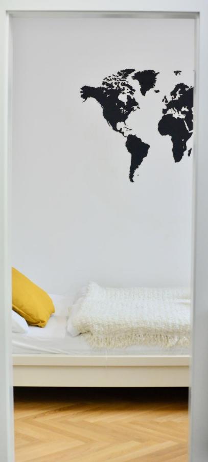 Modern Flat With Parking Space Appartement Wenen Buitenkant foto