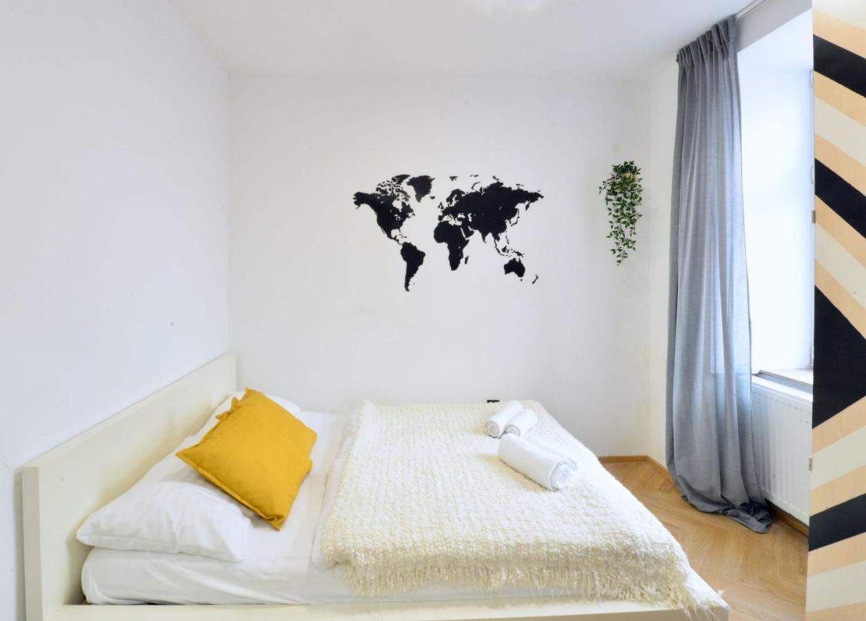 Modern Flat With Parking Space Appartement Wenen Buitenkant foto