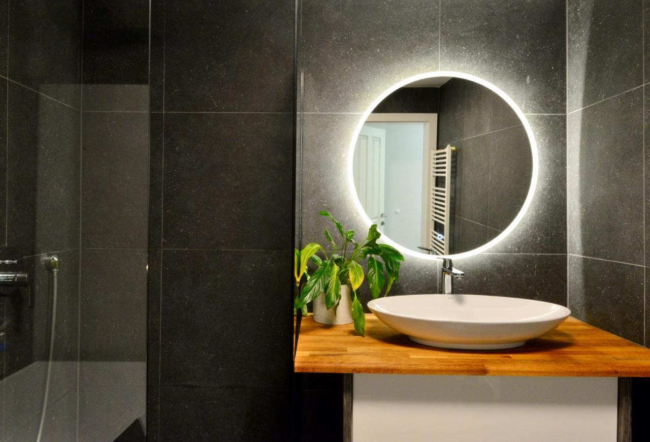 Modern Flat With Parking Space Appartement Wenen Buitenkant foto